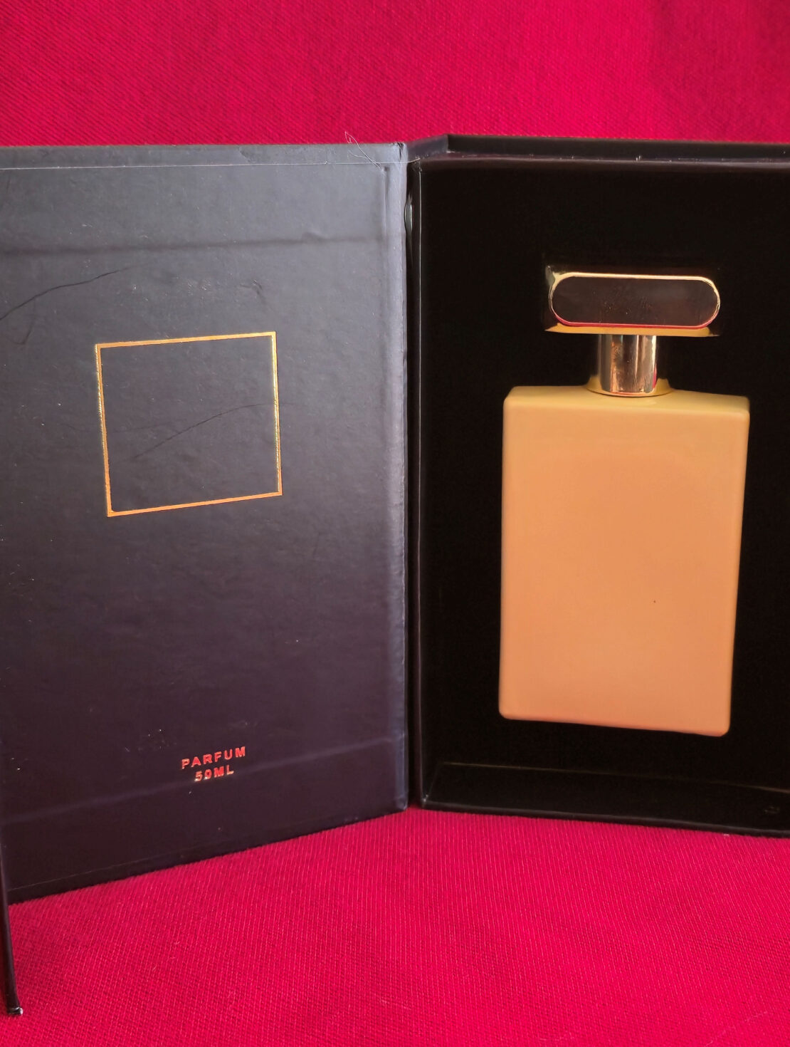 Gold Gift Box Unisex